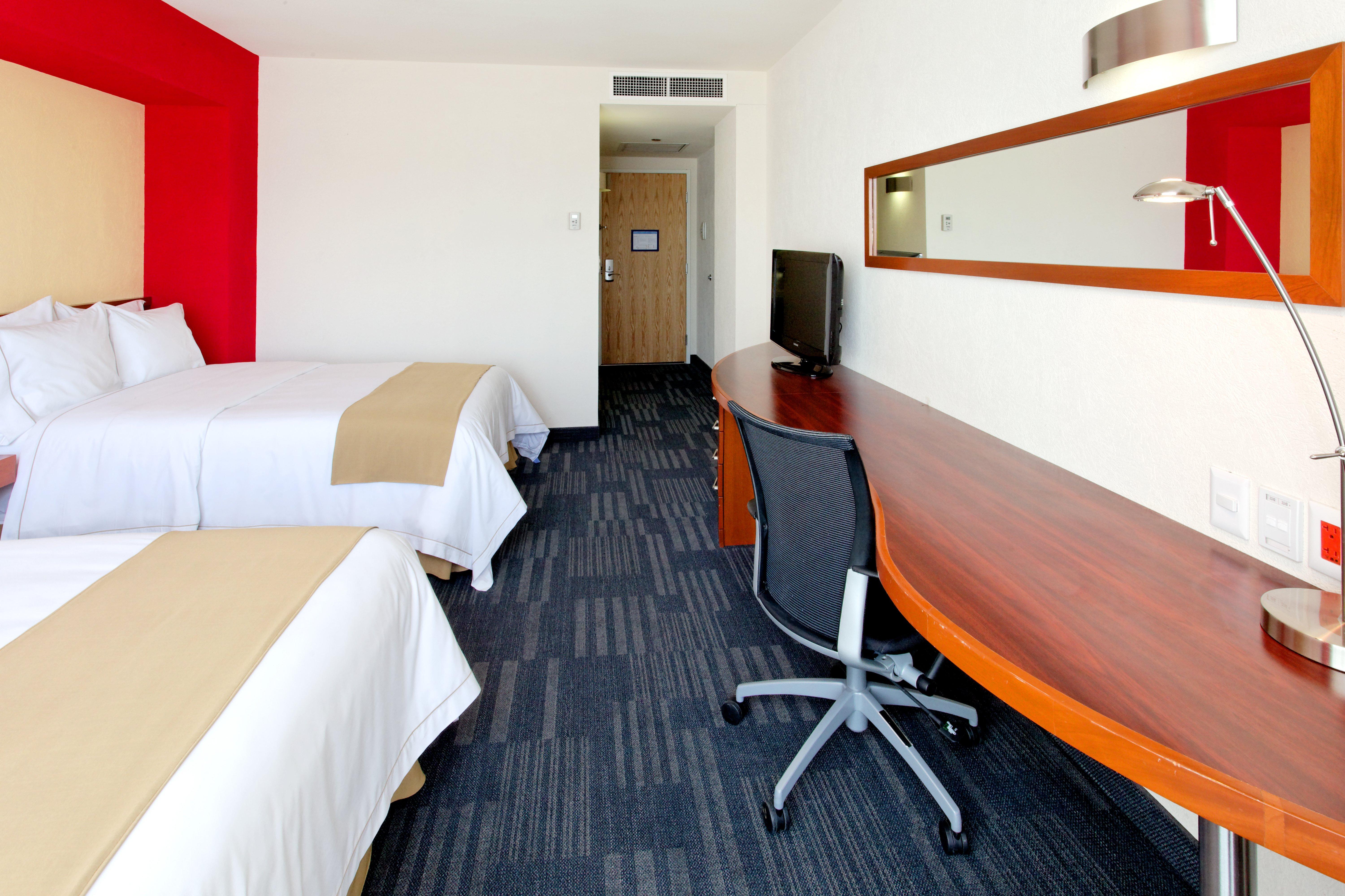 Holiday Inn Express Guadalajara Expo, an IHG Hotel Zapopan Bagian luar foto