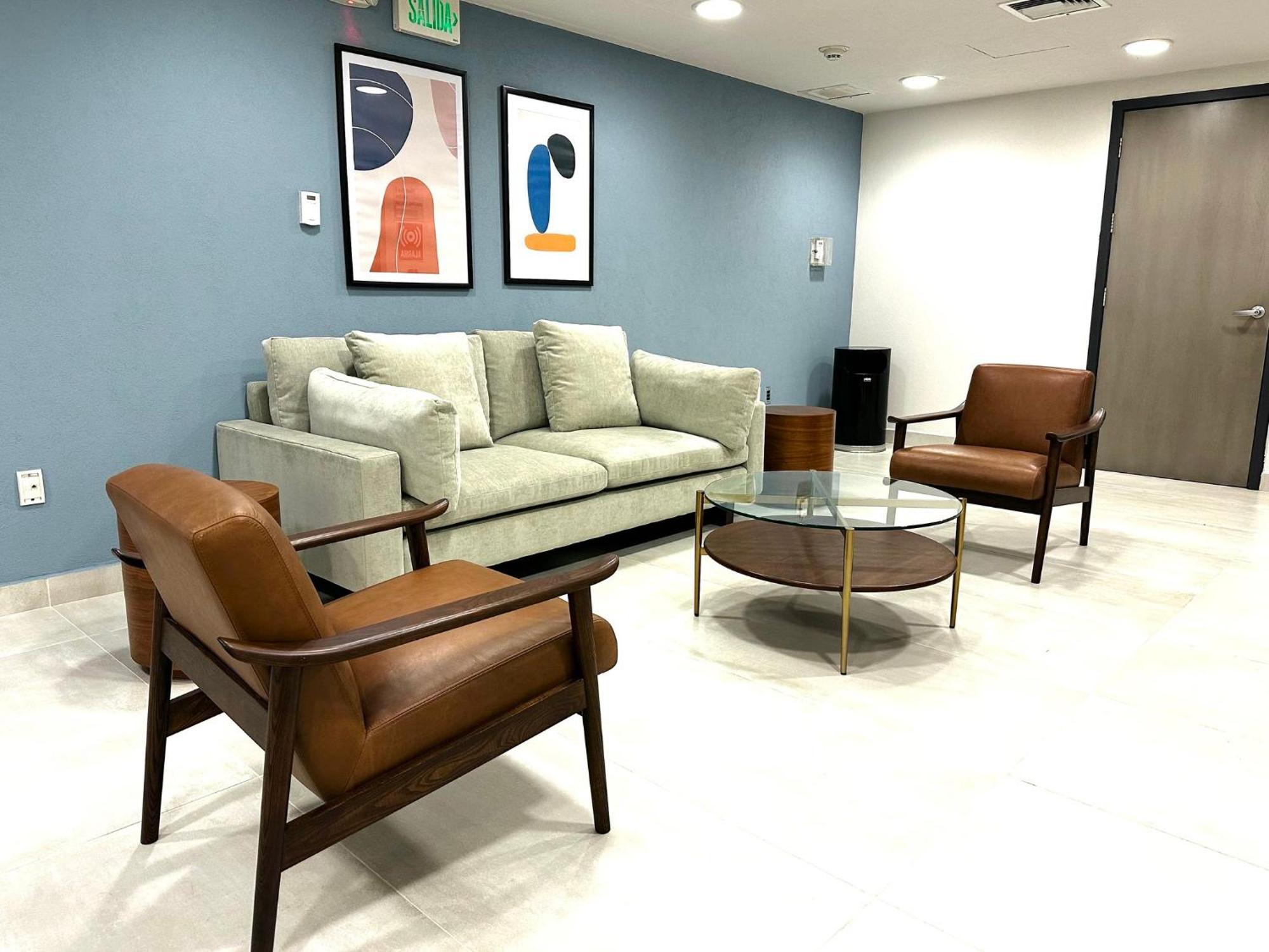 Holiday Inn Express Guadalajara Expo, an IHG Hotel Zapopan Bagian luar foto