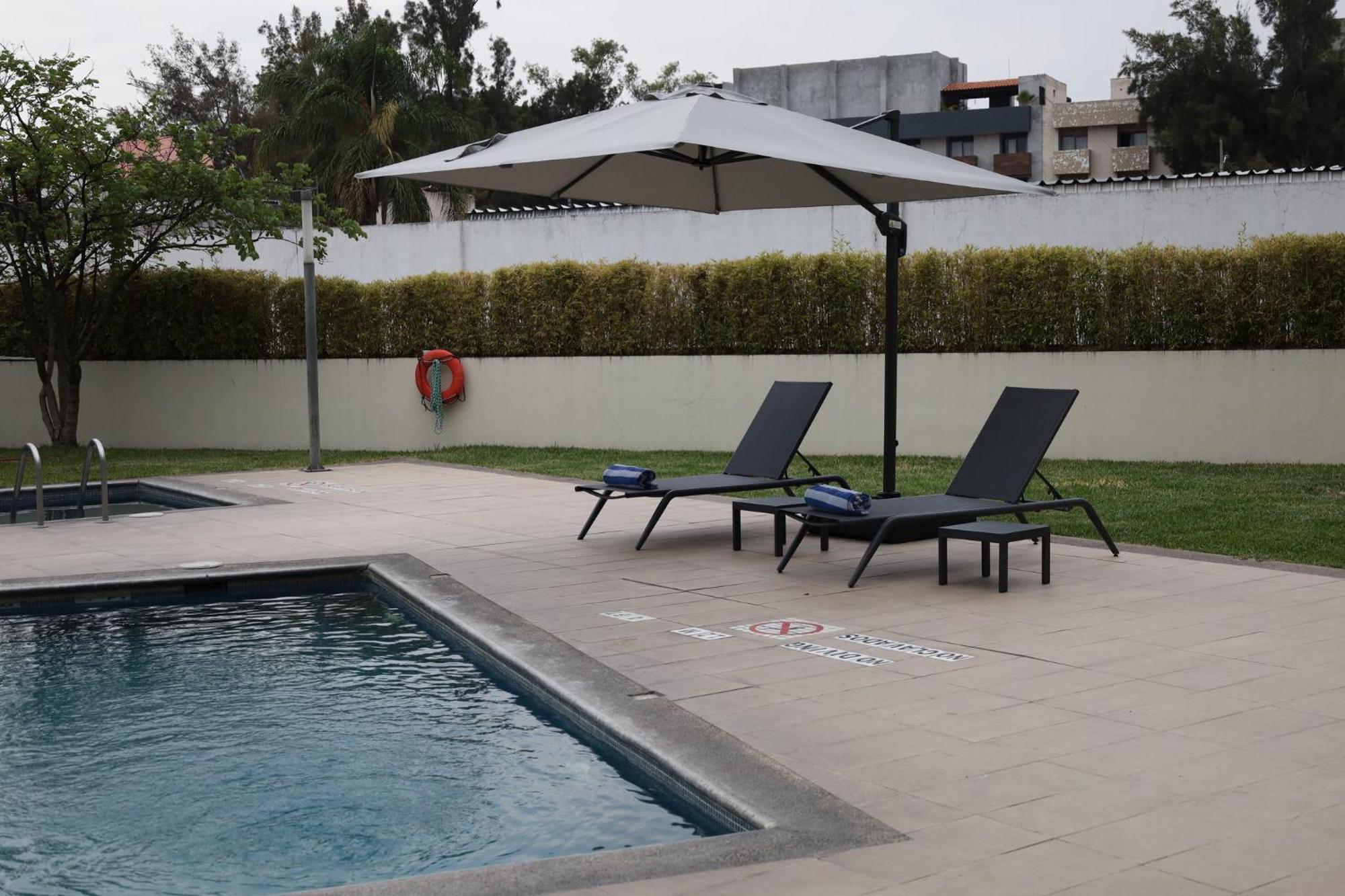 Holiday Inn Express Guadalajara Expo, an IHG Hotel Zapopan Bagian luar foto