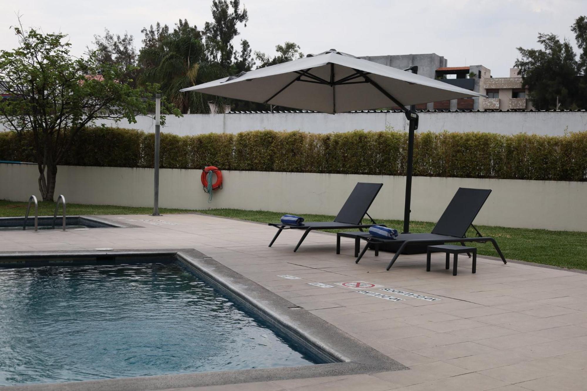 Holiday Inn Express Guadalajara Expo, an IHG Hotel Zapopan Bagian luar foto