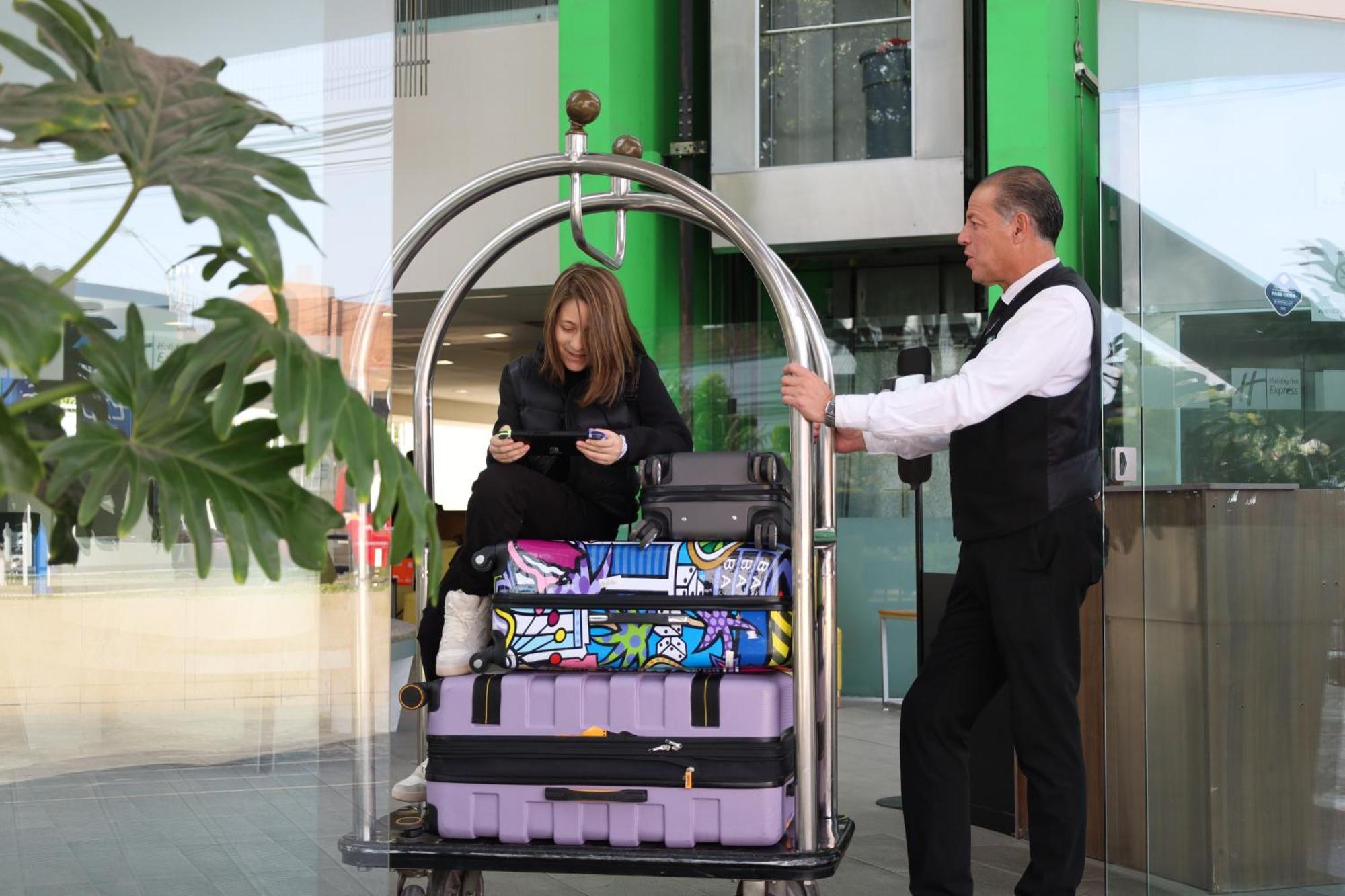 Holiday Inn Express Guadalajara Expo, an IHG Hotel Zapopan Bagian luar foto