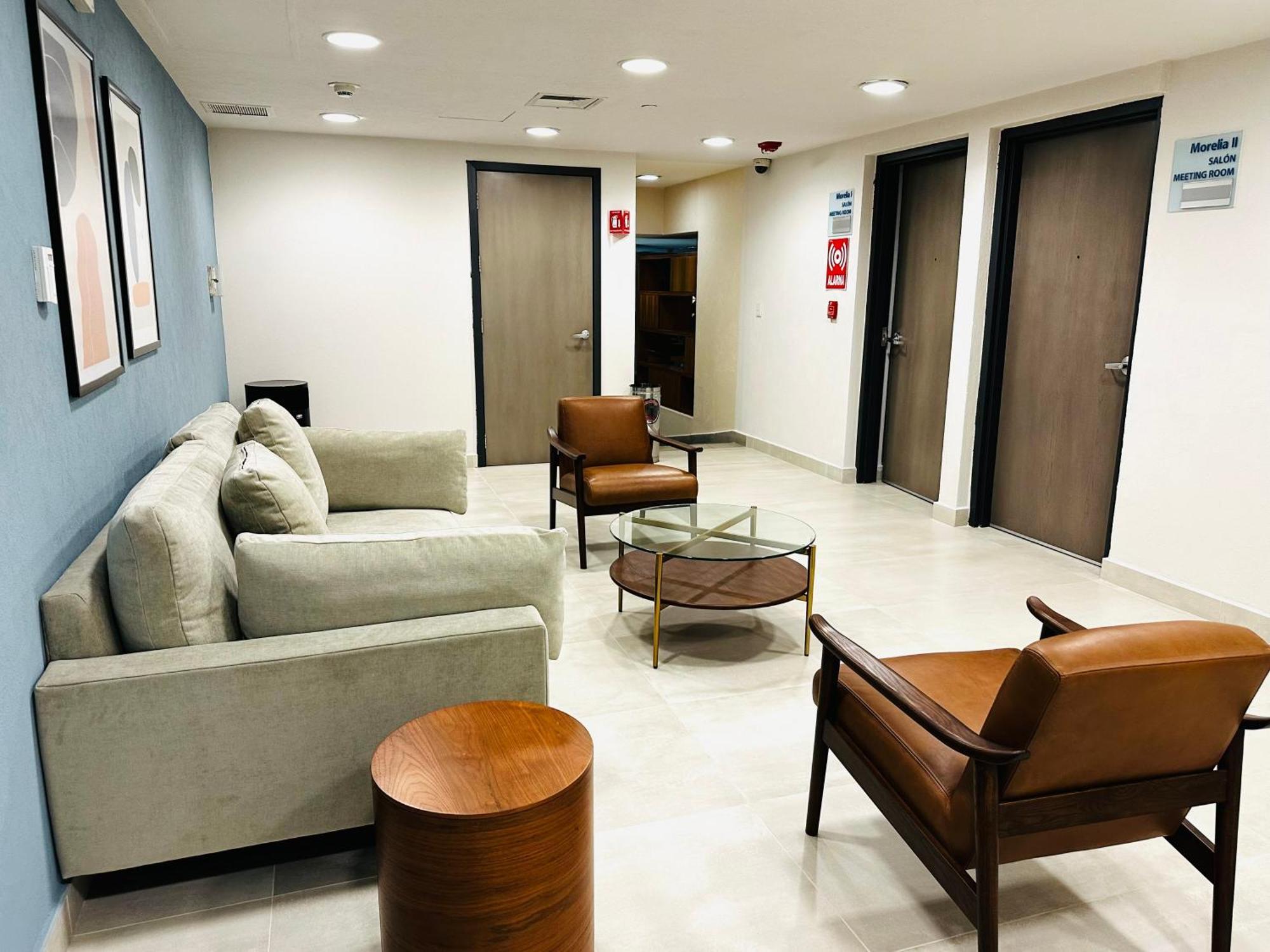 Holiday Inn Express Guadalajara Expo, an IHG Hotel Zapopan Bagian luar foto